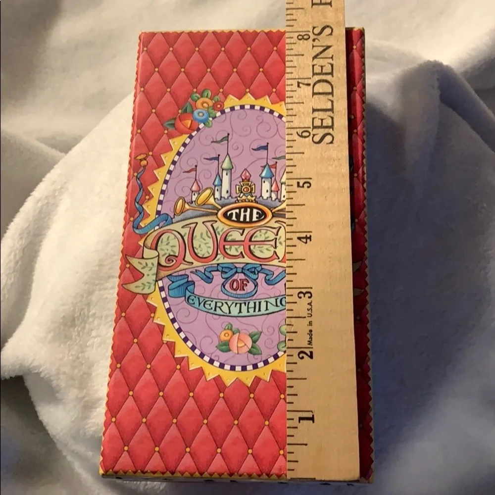 Mary Engelbreit Collectible“Queen”Box w/Stationary - Picture 5 of 5